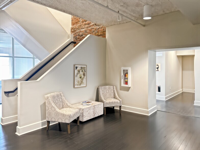 More Photos Of 22 E Washington St, Indianapolis Coworking Space