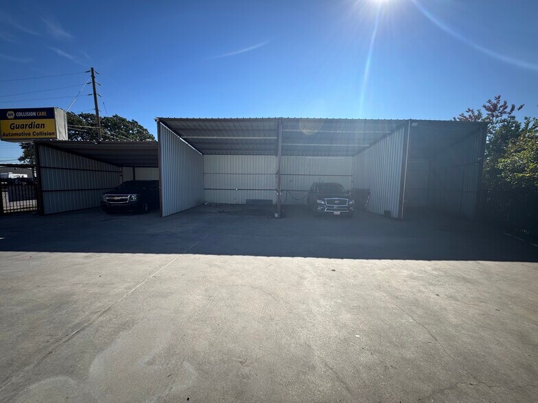 More Photos Of 11211 Ables Ln, Dallas Flex For Sale