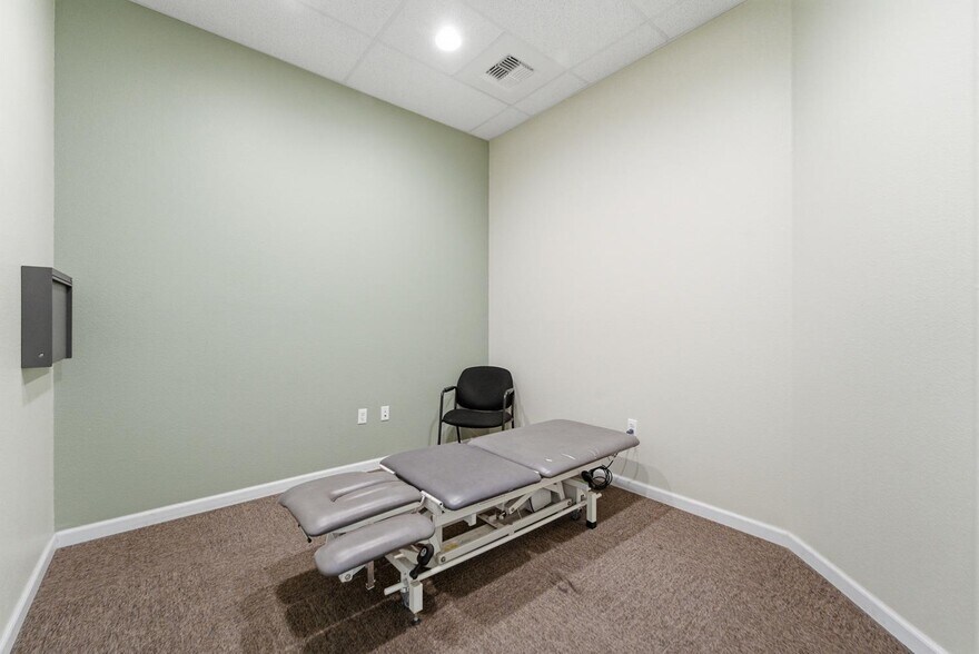 More Photos Of 1465 Tharp Rd, Yuba City General Retail For Lease