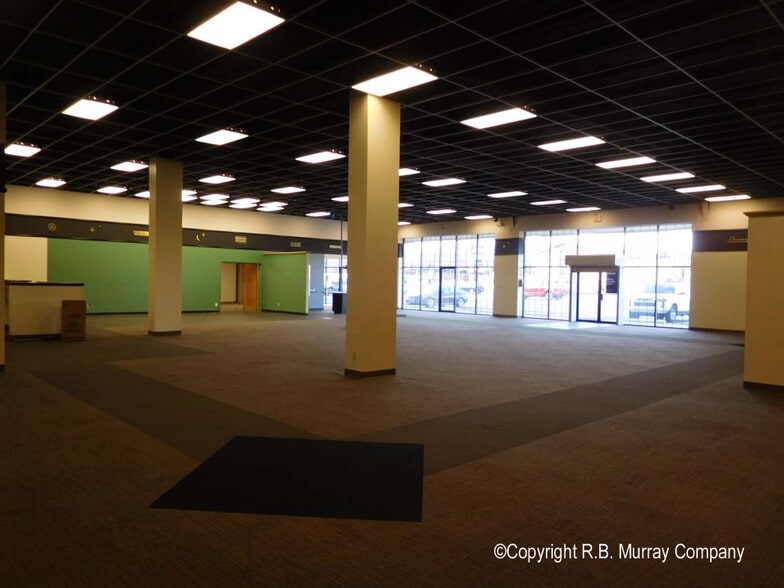 More Photos Of 2336-2350 S Campbell Ave, Springfield General Retail For Lease
