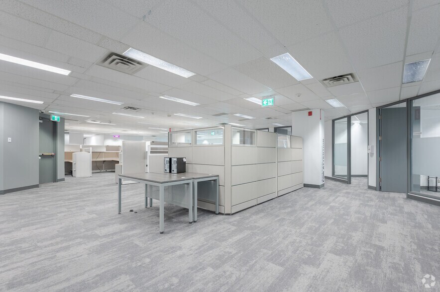 More Photos Of 2233 Argentia Rd, Mississauga Coworking Space