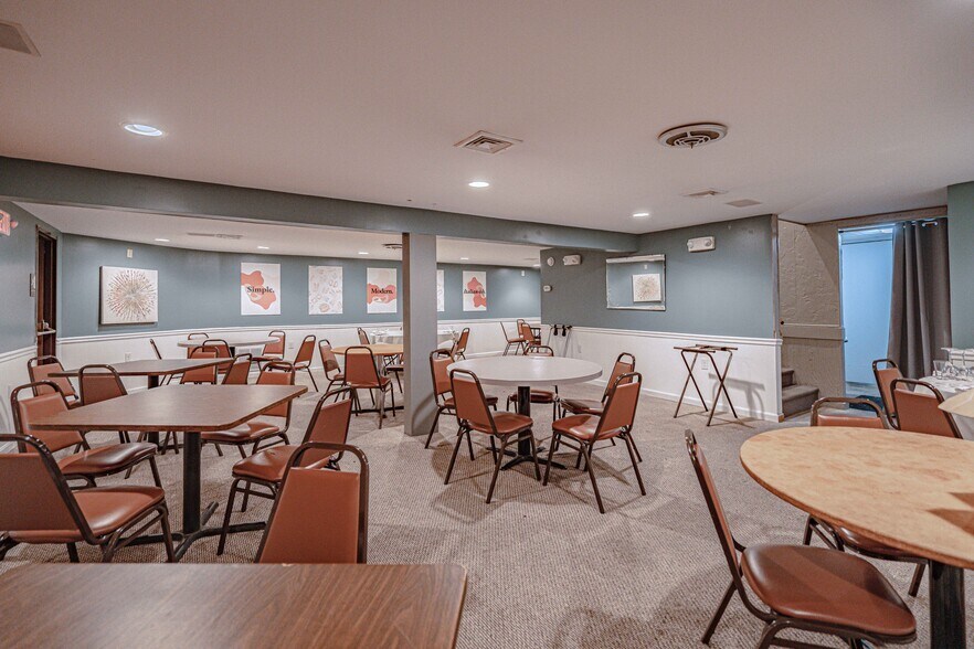 More Photos Of 754 Cherokee st, Fountain Hill Restaurant For Sale