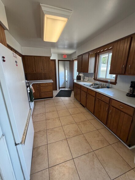More Photos Of 15015 Cleveland St, Spring Lake General Retail For Lease