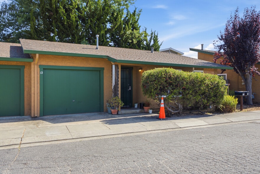 More Photos Of 1584 Chanticleer Ave, Santa Cruz Apartments For Sale