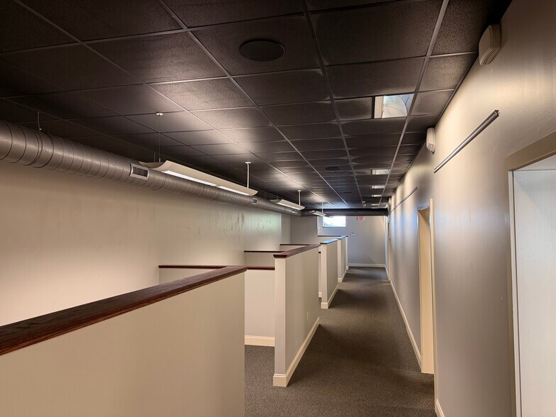 More Photos Of 508 E North St, Greenville Office For Lease