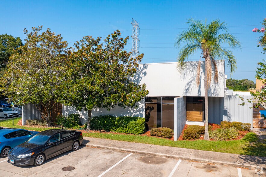 More Photos Of 8402 Laurel Fair Cir, Tampa Unknown For Lease