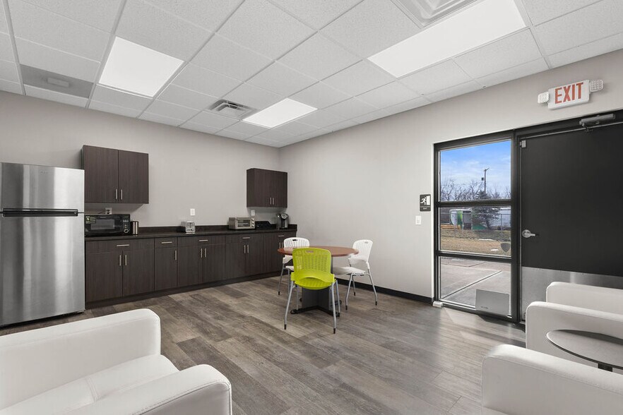 More Photos Of 3051 Delta Marine Dr, Reynoldsburg Flex For Sale