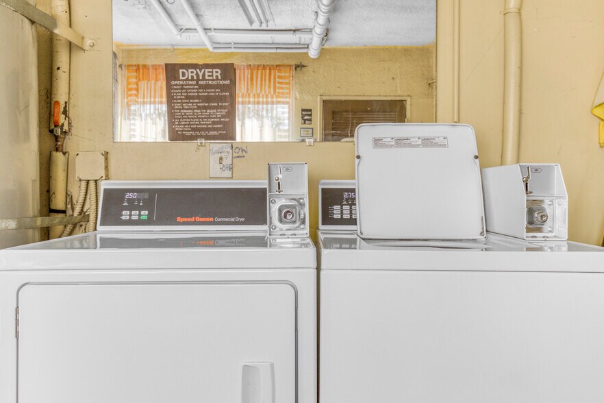 More Photos Of 14641 Magnolia Blvd, Sherman Oaks Apartments For Sale