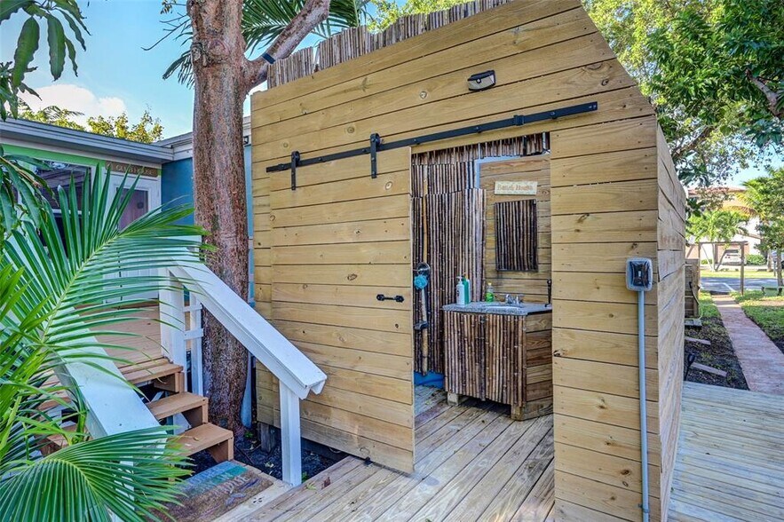 More Photos Of 1944 NE 5th St, Deerfield Beach Apartments For Sale