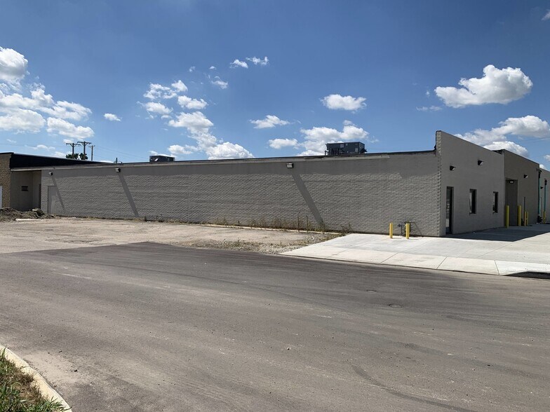 More Photos Of 1506 Springfield St, Dayton Flex For Lease