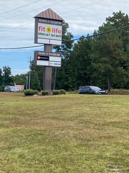 More Photos Of 640-668 Shell Dr, Spring Lake Storefront For Lease