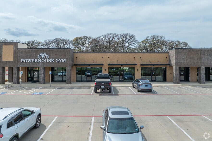 More Photos Of 1800 Lone Oak Rd, Weatherford Storefront Retail Office For Sale