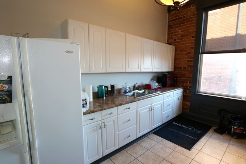 More Photos Of 118 Victoria St, Greer Storefront For Sale