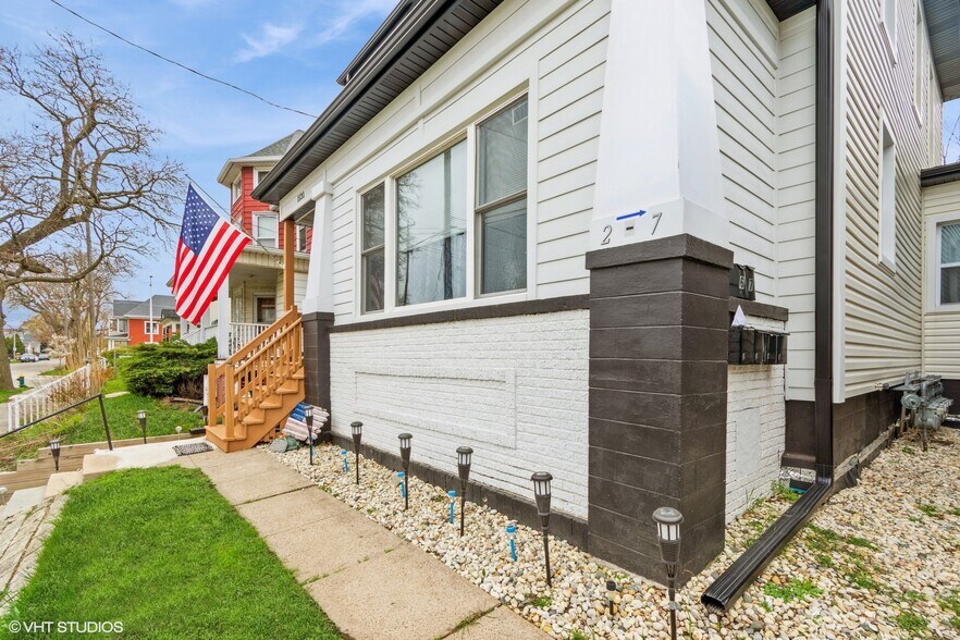 More Photos Of 1131 Erie St, Racine Apartments For Sale