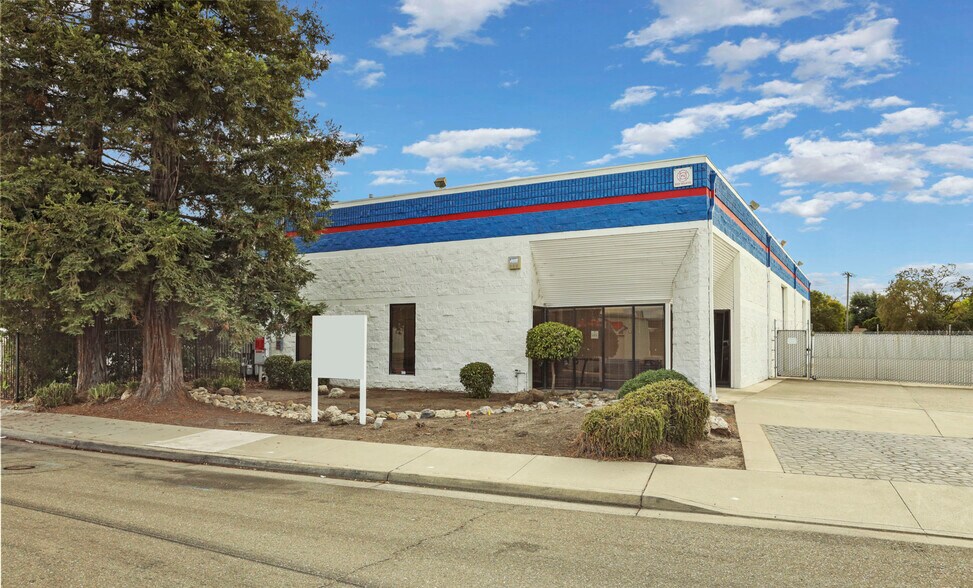 Primary Photo Of 7711 Murray Dr, Stockton Flex For Sale