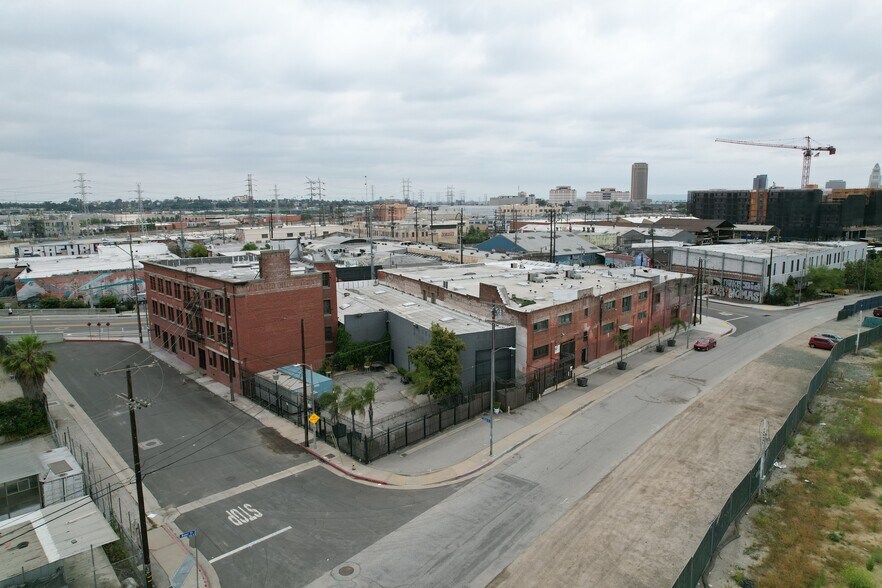 More Photos Of 1727 N Spring St, Los Angeles Industrial For Sale