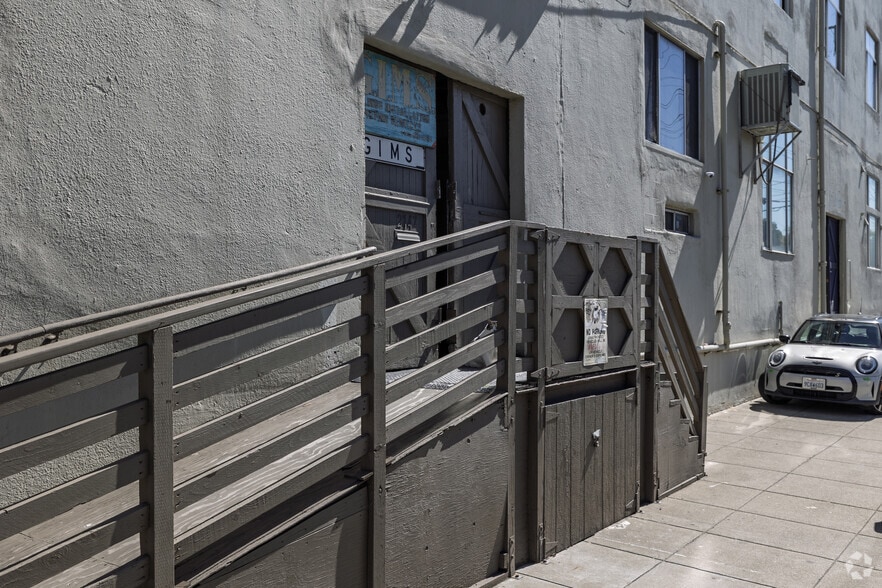 More Photos Of 2901 Mariposa St, San Francisco Warehouse For Lease