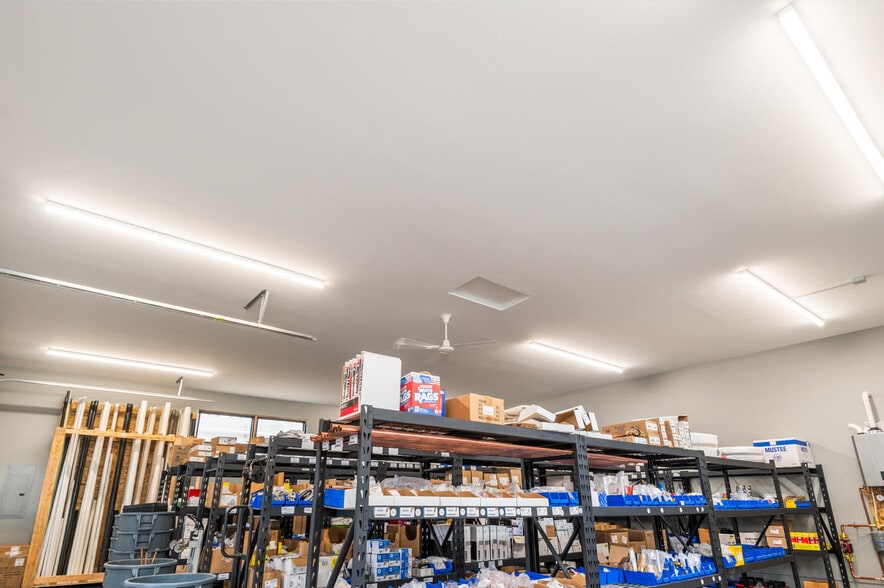 More Photos Of 936 1st Ave E, Shakopee Auto Repair For Sale