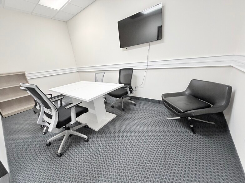 More Photos Of 177 W Putnam Ave, Greenwich Office For Lease
