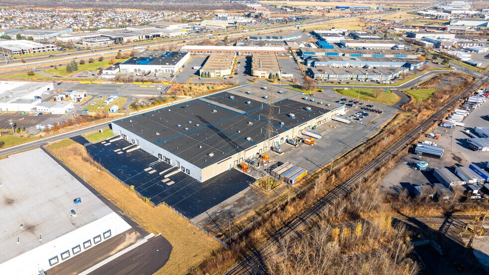 More Photos Of 1375 Rue Newton, Boucherville Industrial For Sale