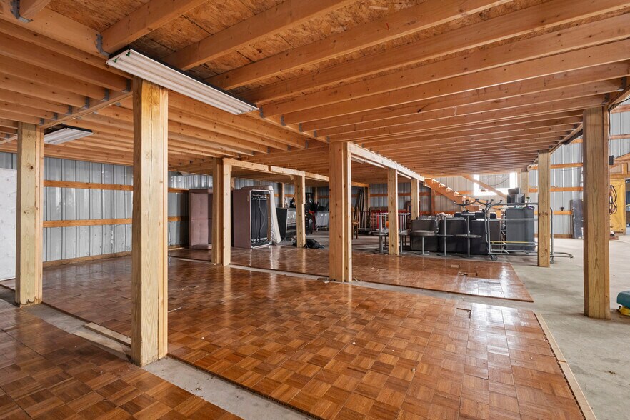 More Photos Of 3298 5th Ln, Oxford Warehouse For Sale