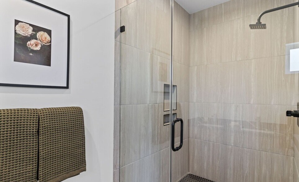More Photos Of 10821 Hartsook St, North Hollywood Apartments For Sale