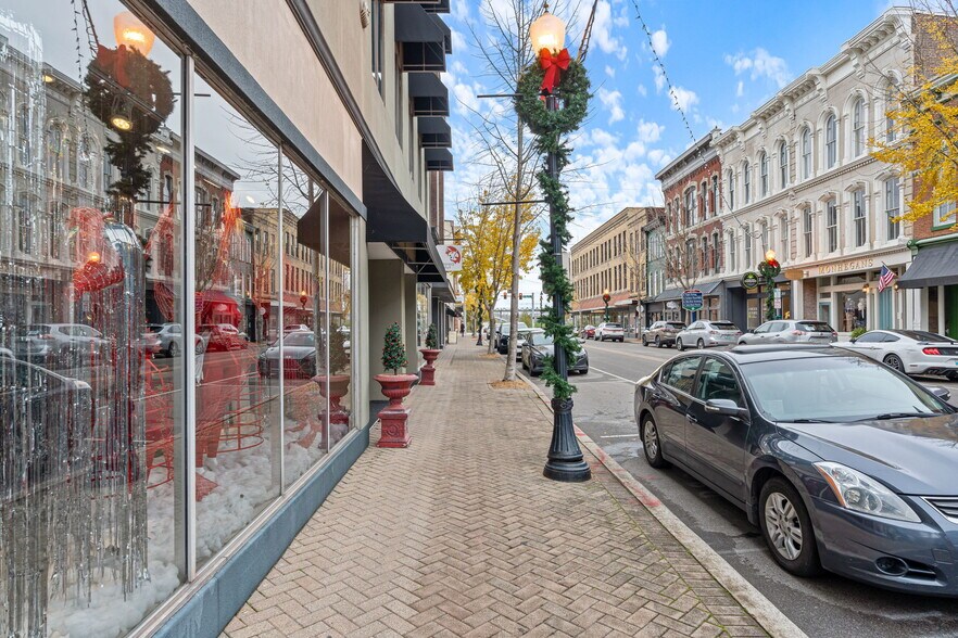 More Photos Of 222 Pearl St, New Albany Office Residential For Sale