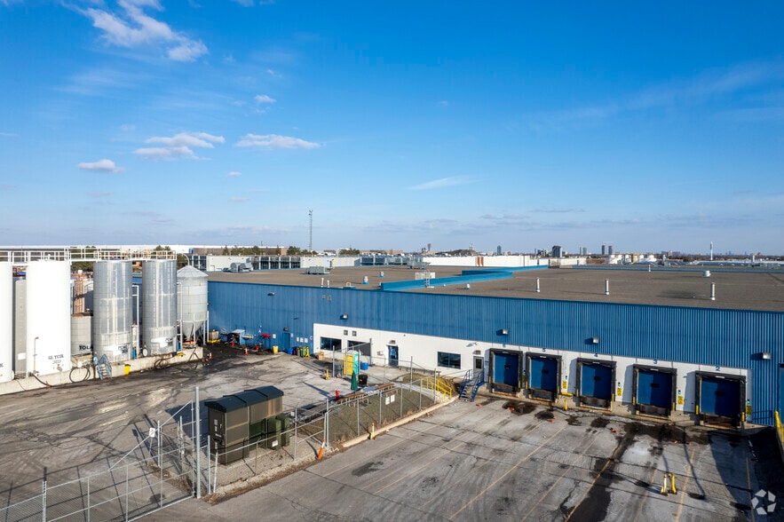 More Photos Of 35 Regan Rd, Brampton Manufacturing For Lease