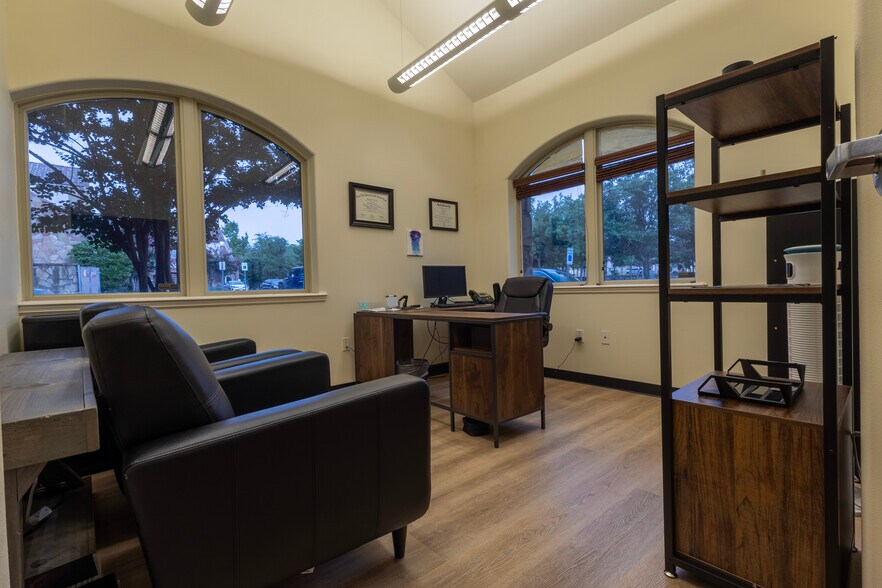 More Photos Of 2500 W William Cannon Dr, Austin Medical For Sale