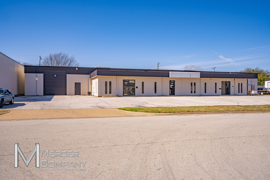 Primary Photo Of 2232 Michigan Ave, Arlington Flex For Lease