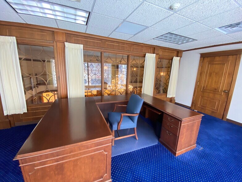 More Photos Of 121 E Fifth St, Storm Lake Office Residential For Lease