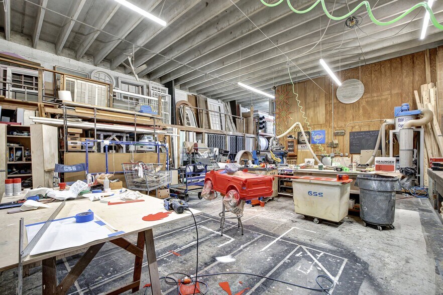 More Photos Of 15221 NE 21st Ave, Miami Warehouse For Sale