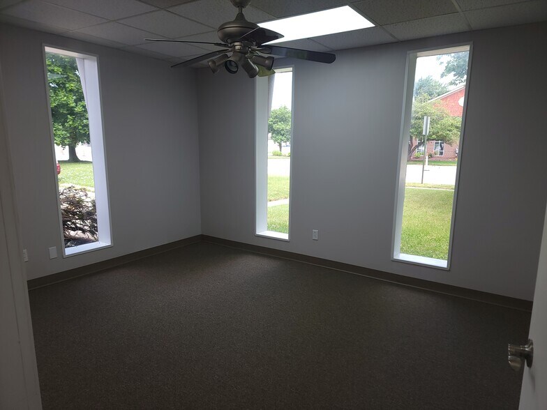 More Photos Of 544 E 11 Mile Rd, Madison Heights Medical For Lease