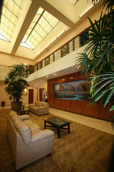 More Photos Of 5924 Stoneridge Dr, Pleasanton Medical For Lease