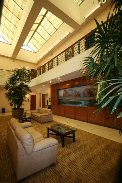 More Photos Of 5924 Stoneridge Dr, Pleasanton Medical For Lease