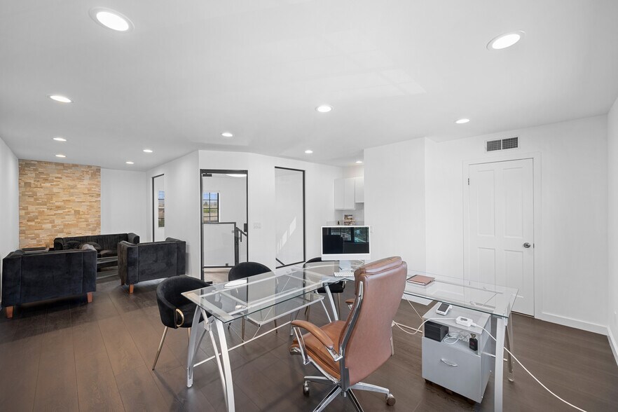 More Photos Of 207 W Alameda Ave, Burbank Office For Sale