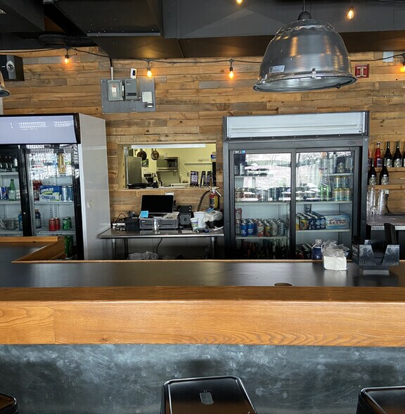 More Photos Of 486 Hill St, Green Lake Office For Sale