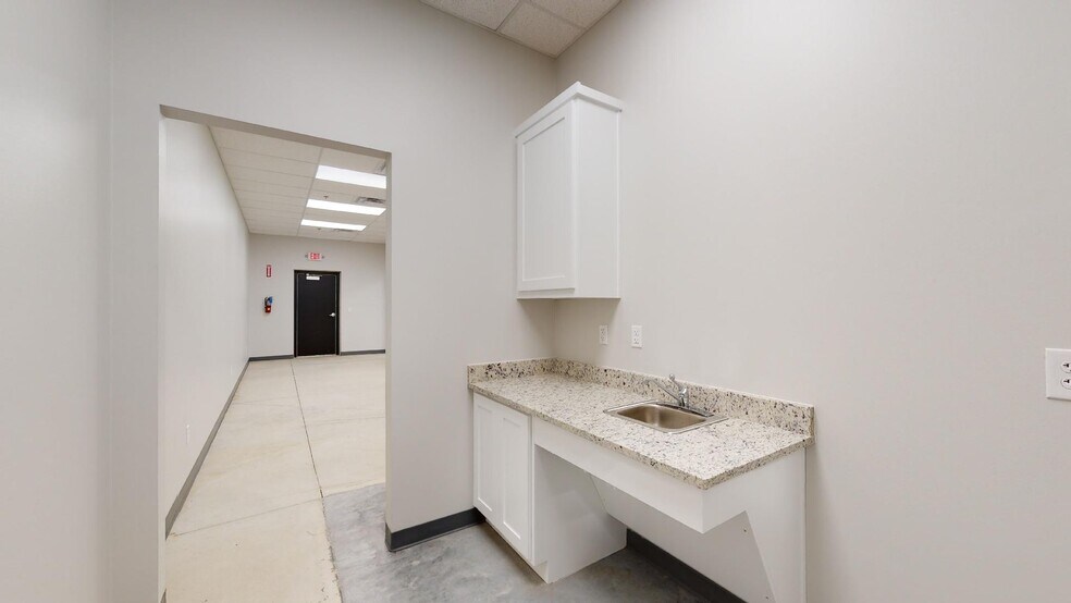 More Photos Of 1501 Leander Dr, Leander Warehouse For Lease