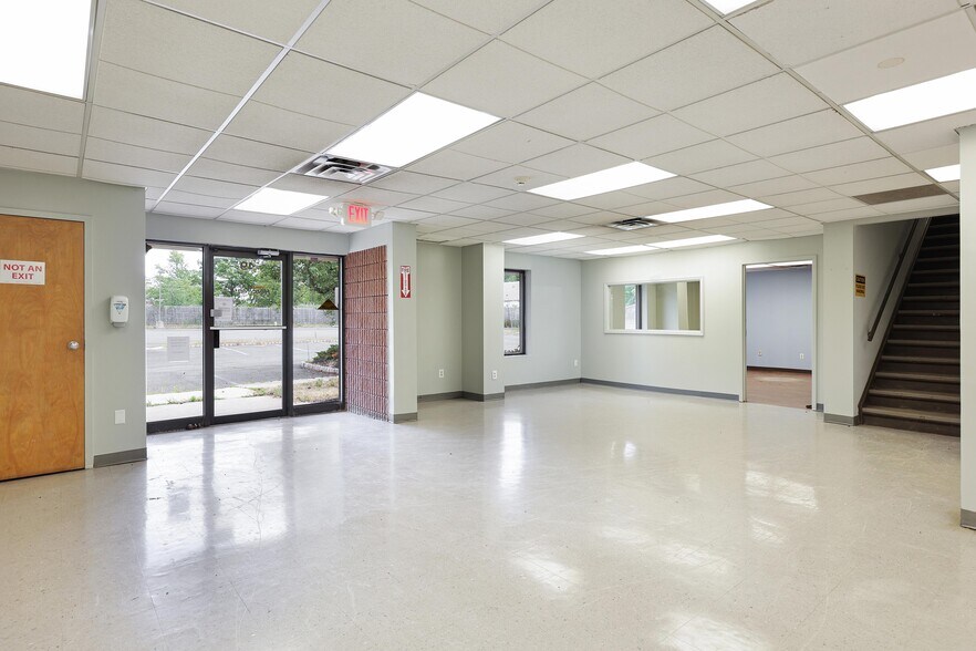 More Photos Of 49 W Ferris St, East Brunswick Truck Terminal For Lease