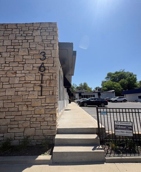 More Photos Of 3611 Main St, Kansas City Office For Lease