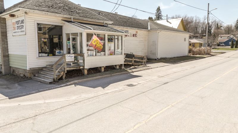 More Photos Of 28 Colborne St, Portland Supermarket For Sale