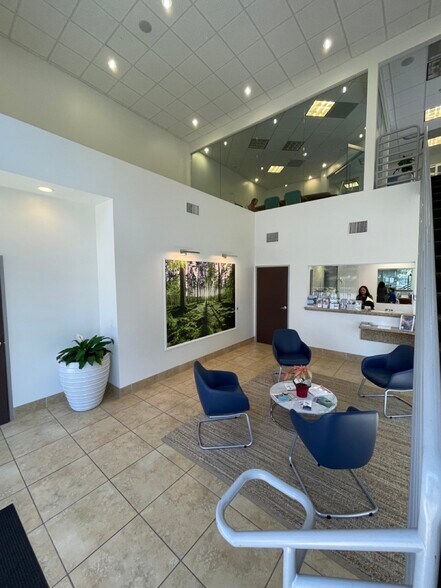 More Photos Of 2314 Newport Blvd, Costa Mesa Office For Lease