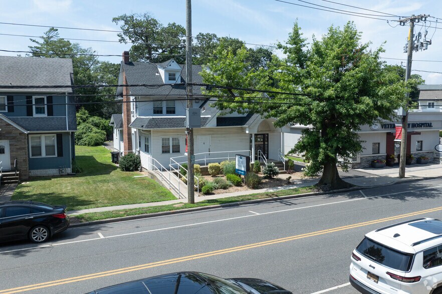 More Photos Of 359 Atlantic Ave, East Rockaway Medical For Lease