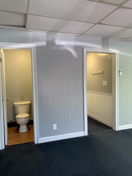 More Photos Of 105 Southeast Pky, Franklin Office For Sale