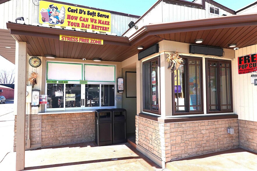 More Photos Of 1232 Park St, Stevens Point Restaurant For Sale
