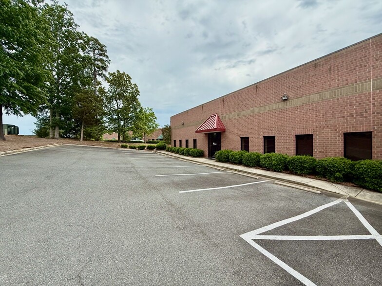 More Photos Of 1015 Forsyth Ave, Indian Trail Warehouse For Lease