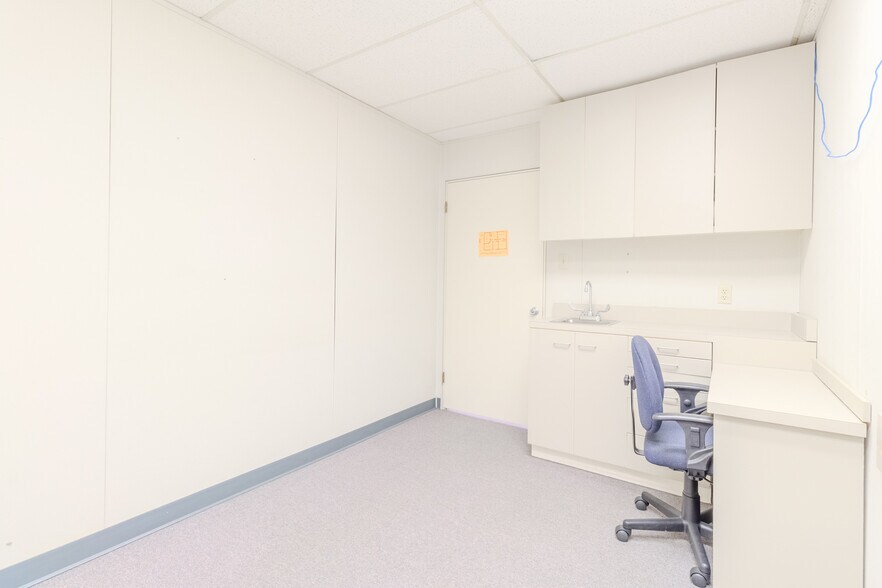 More Photos Of 346 Freeport Rd, New Kensington Medical For Lease