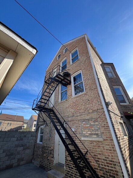 More Photos Of 2318 S Homan Ave, Chicago Apartments For Sale