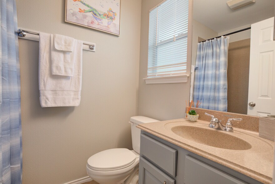 More Photos Of 740 E Mather St, New Braunfels Apartments For Sale