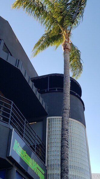 More Photos Of 18580 Ventura Blvd, Tarzana Loft Creative Space For Lease